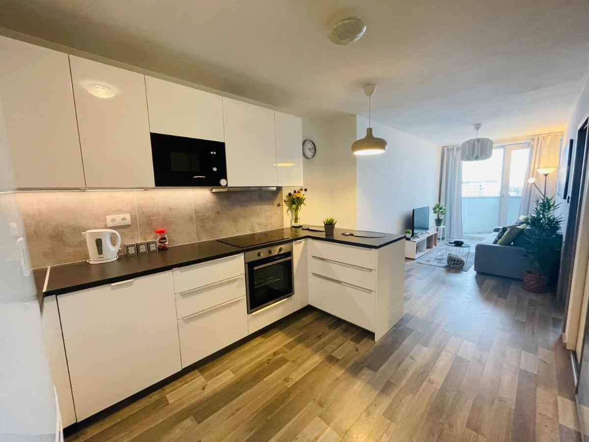 New Apt, Parking In Garage In Matador Resident Apartmán Bratislava